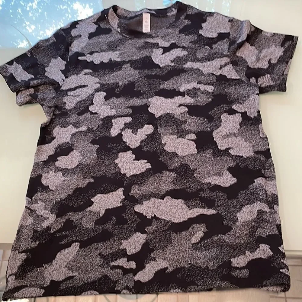 Lululemon top 2 black grey light grey printed